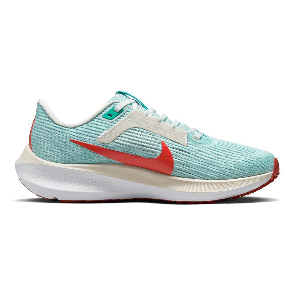 Women's Nike Pegasus 40, Jade Ice/Picante Red-White-Sea Glass, 8.5 B Medium